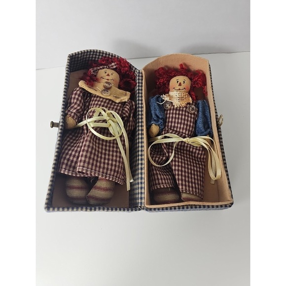 Vintage Raggedy Ann & Andy Dolls Decor With Case - Picture 3 of 14